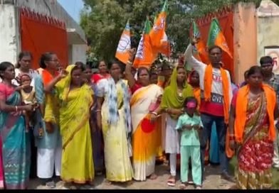 जामुड़िया में महिला मोर्चा की अध्यक्ष का नाम हटाए जाने से भाजपा में अंदरूनी कलह उजागर, आसनसोल जिला कार्यालय में प्रदर्शन
