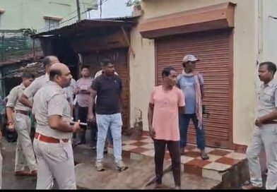दुर्गापुर में पुलिस की दो बड़ी कार्रवाई, 1 गिरफ्तार, 10 हिरासत में; कई पेनड्राइव, एटीएम कार्ड और हार्ड डिस्क बरामद