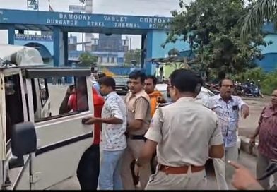 कटमनी विवाद को लेकर अंडाल के डीवीसी में नए बनाम पुराने भाजपा कार्यकर्ता, कहासुनी से हाथापाई, इलाका गर्माया, स्थिति संभालने पहुंची पुलिस