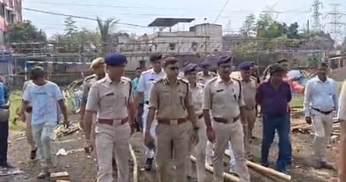 मुख्यमंत्री के उद्घाटन से पहले दुर्गापुर में पूजा पंडाल का पुलिस कमिश्नर ने किया निरीक्षण प्रवेश मार्ग, पार्किंग और सुरक्षा व्यवस्था का लिया जायजा मुख्यमंत्री के उद्घाटन से पहले दुर्गापुर में पूजा पंडाल का पुलिस कमिश्नर ने किया निरीक्षण प्रवेश मार्ग, पार्किंग और सुरक्षा व्यवस्था का लिया जायजा