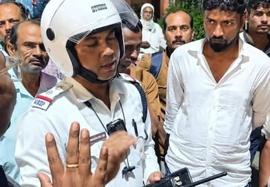 आसनसोल में दोगुना किराया मांगने के विरोध में प्रदर्शन, महिला यात्री से अभद्र व्यवहार का आरोप, चालक के खिलाफ हंगामा