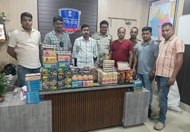 तेज आवाज वाले पटाखों के आतंक पर रोक लगाने के लिए उखड़ा-खांद्रा में पुलिस का अभियान