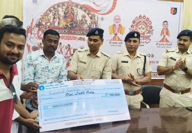 दुर्गापुर-फरीदपुर में 49 पूजा समितियों को अनुदान