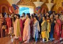 महाषष्ठी पर एक दिन की आजादी चारदीवारी की बंदिशें छोड़ दुर्गापूजा की रोशनी में निकलीं आसनसोल के स्व-शक्ति सदन की लड़कियां महाषष्ठी पर एक दिन की आजादी चारदीवारी की बंदिशें छोड़ दुर्गापूजा की रोशनी में निकलीं आसनसोल के स्व-शक्ति सदन की लड़कियां