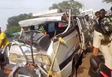 Accident : तारापीठ से लौटते समय डंपर और मारुति की टक्कर, तीन घायल