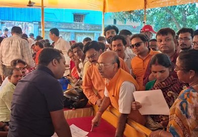 কুলটিতে ‘সেবা সেতু অভিযান’ শিবির পরিদর্শনে মন্ত্রী ডাঃ অজয় পোদ্দার