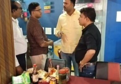 নিয়ামতপুর বাজারে পুলিশ নিয়ে ফুড সেফটি দপ্তরের অভিযান, ফেলা হল মেয়াদ উত্তীর্ণ মশলা ও রং মেশানো খাবার